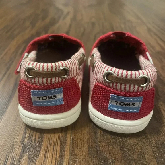 Toms Red & White Baby Boat Shoes - Picture 4 of 5